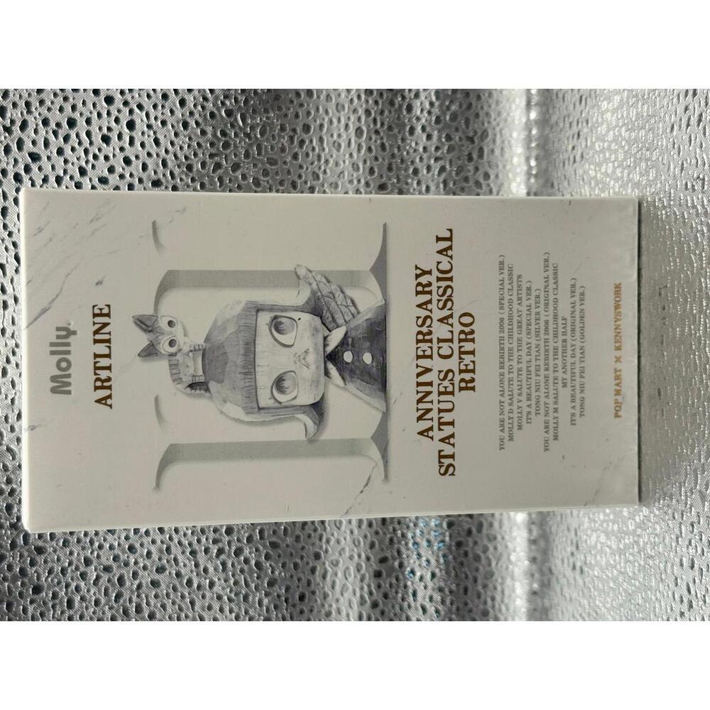 Pop Mart Molly Artline